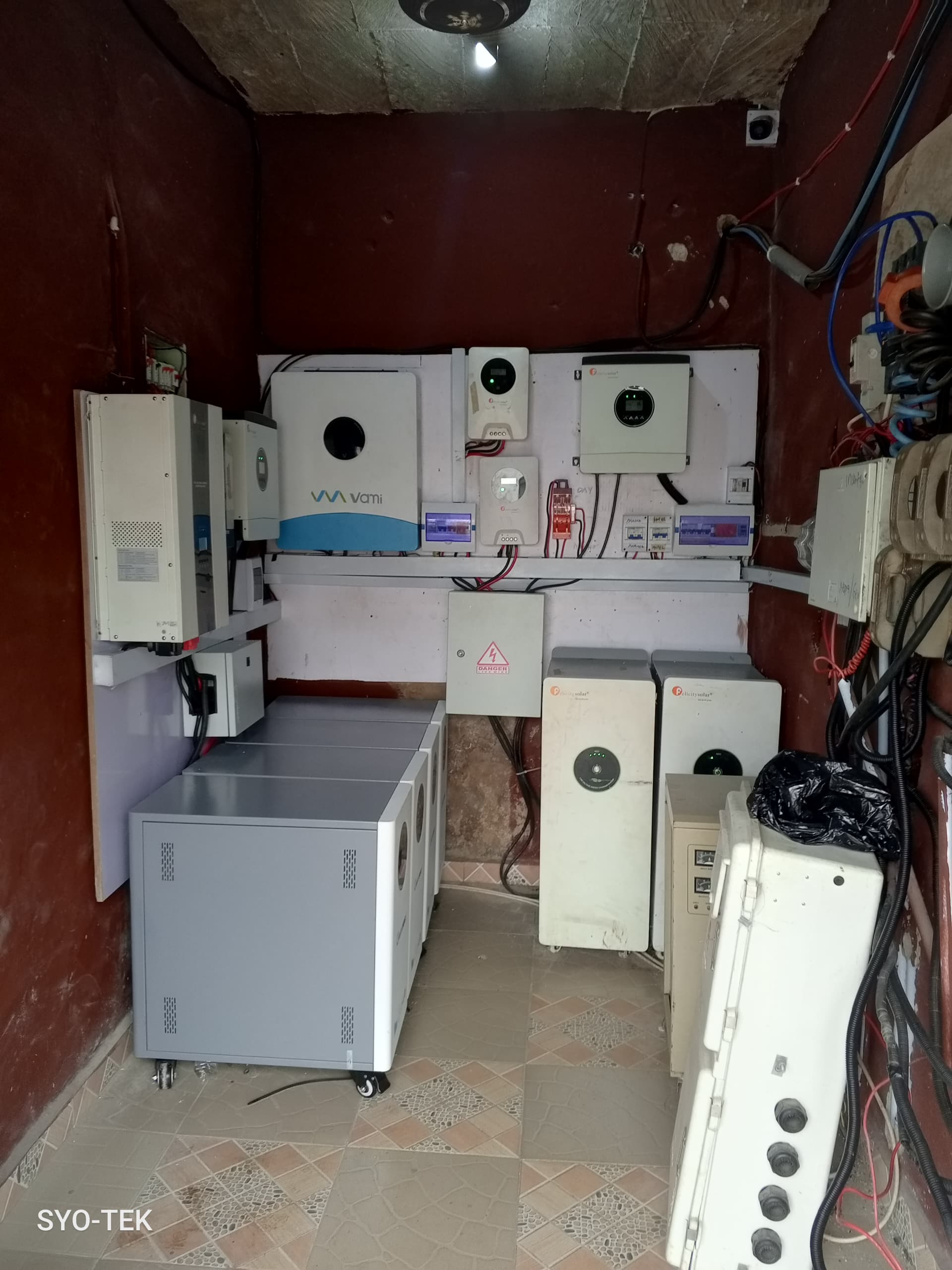 Solar inverter and battery room installation by SYO TEK
